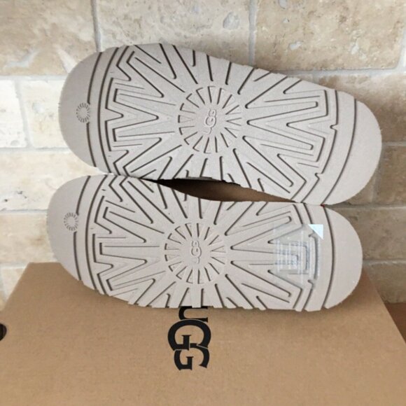 UGG Tan and Red Platform Shoes Slip-on❤️❤️ - Picture 7 of 7